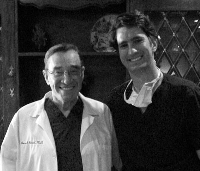 Dr Guilarte y Dr Bruce Connell - OC Surgery Center (Santa Ana, California, USA). Dr Guilarte y Dr Bruce Connell - OC Surgery Center (Santa Ana, California, USA).