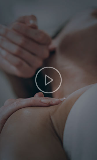 Vídeo tratamiento de masaje relajante descontracturante en Clínica Guilarte Vídeo tratamiento de masaje relajante descontracturante en Clínica Guilarte